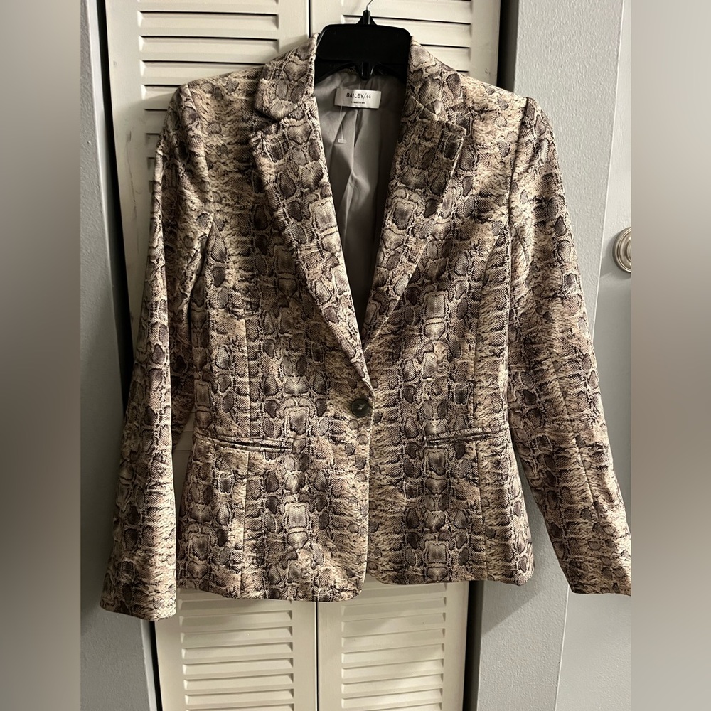 Size 4 Python Print Blazer - image 1